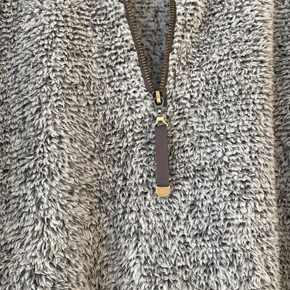 Soft Surroundings Luxe Faux Sherpa Soft Pullover Light Gray Quarter Size Small - Picture 3 of 8